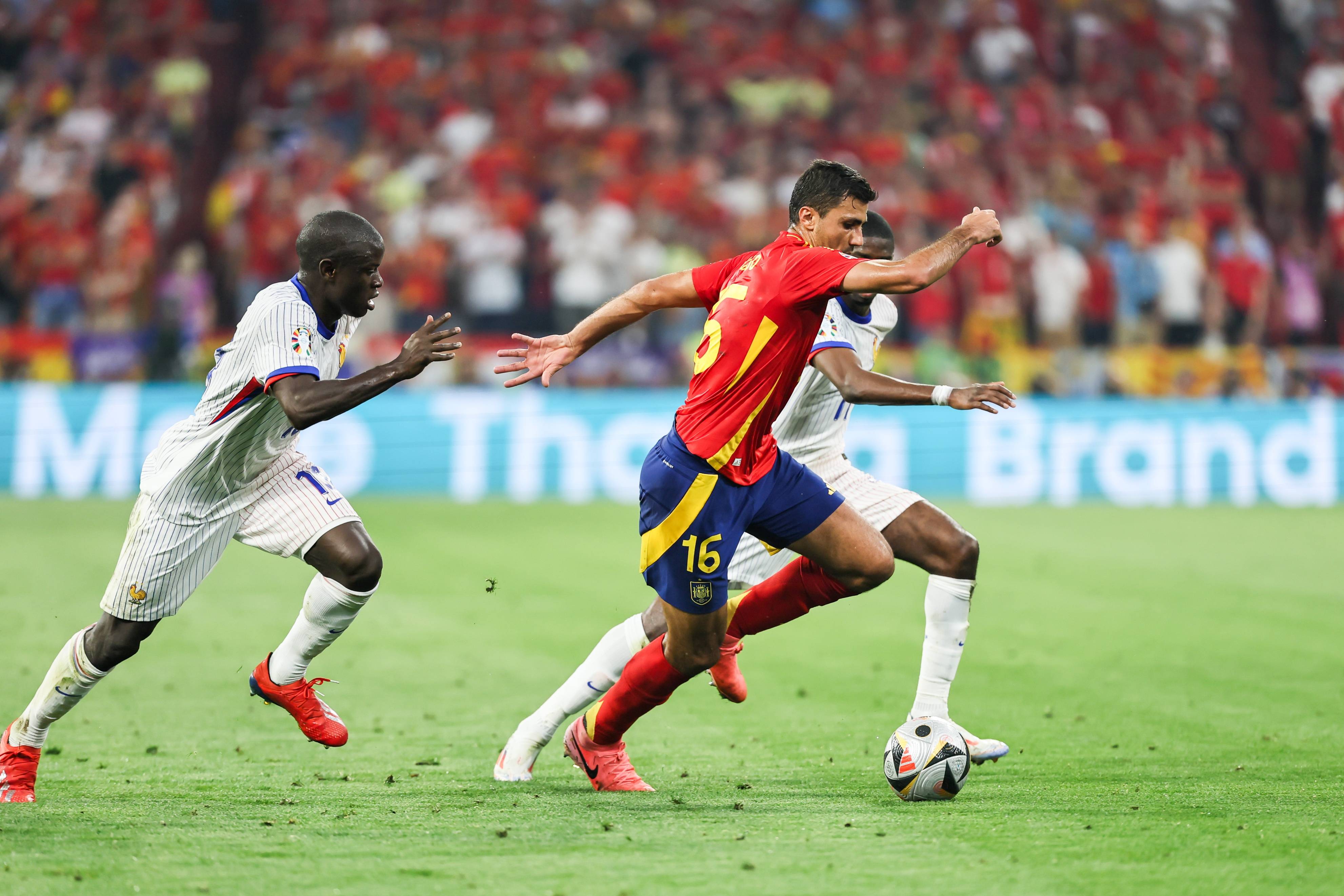 西班牙国家队正式确定欧洲杯人初选名单的简单介绍