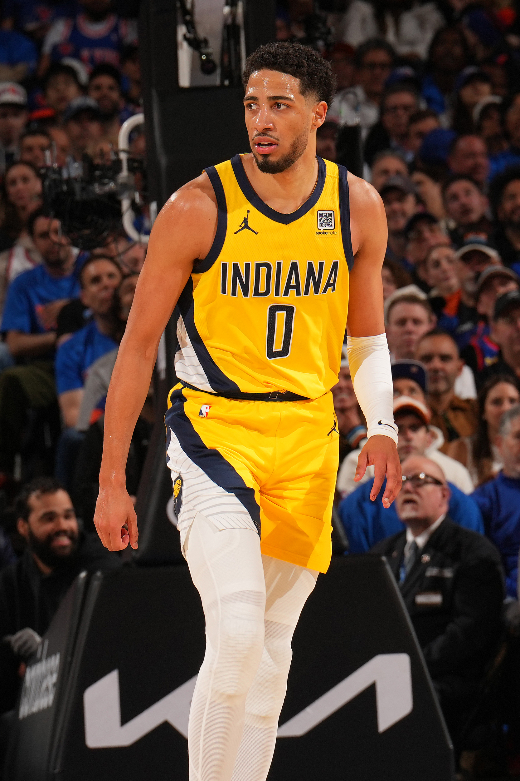 步行者队关键时刻稳定发挥,逆转比赛获胜 步行者队关键时刻稳定发挥,逆转比赛获胜