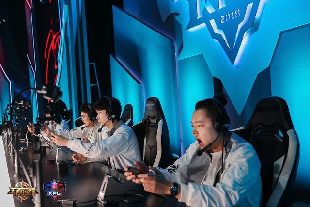 关于雄起战队展现团队合作，力争夺取胜利的信息